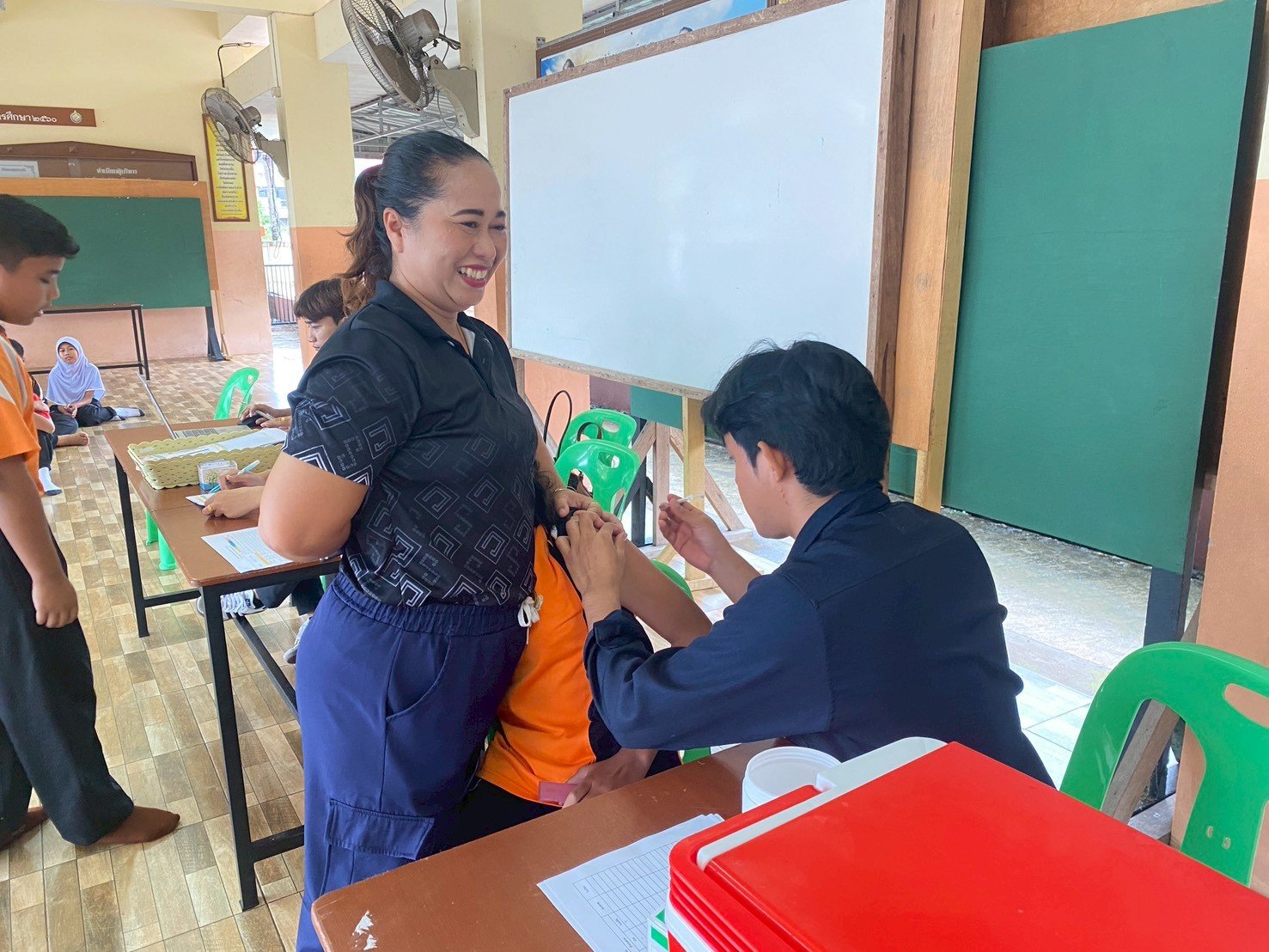 <div style='text-align:center;'><a href='img/article/art_1765764348/image/g/a1b38720bcc3cf16ac34a0252d98fa30.jpg?abc=Sunday16thofAugust2026020156PM' target='_blank' style='color:#FFF !important;font-weight:bold;' download>ดาวน์โหลดรูปภาพ (* px)</a></div>